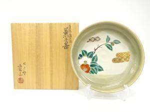 九谷焼　上出喜山造　極彩色小紋椿文様　菓子器